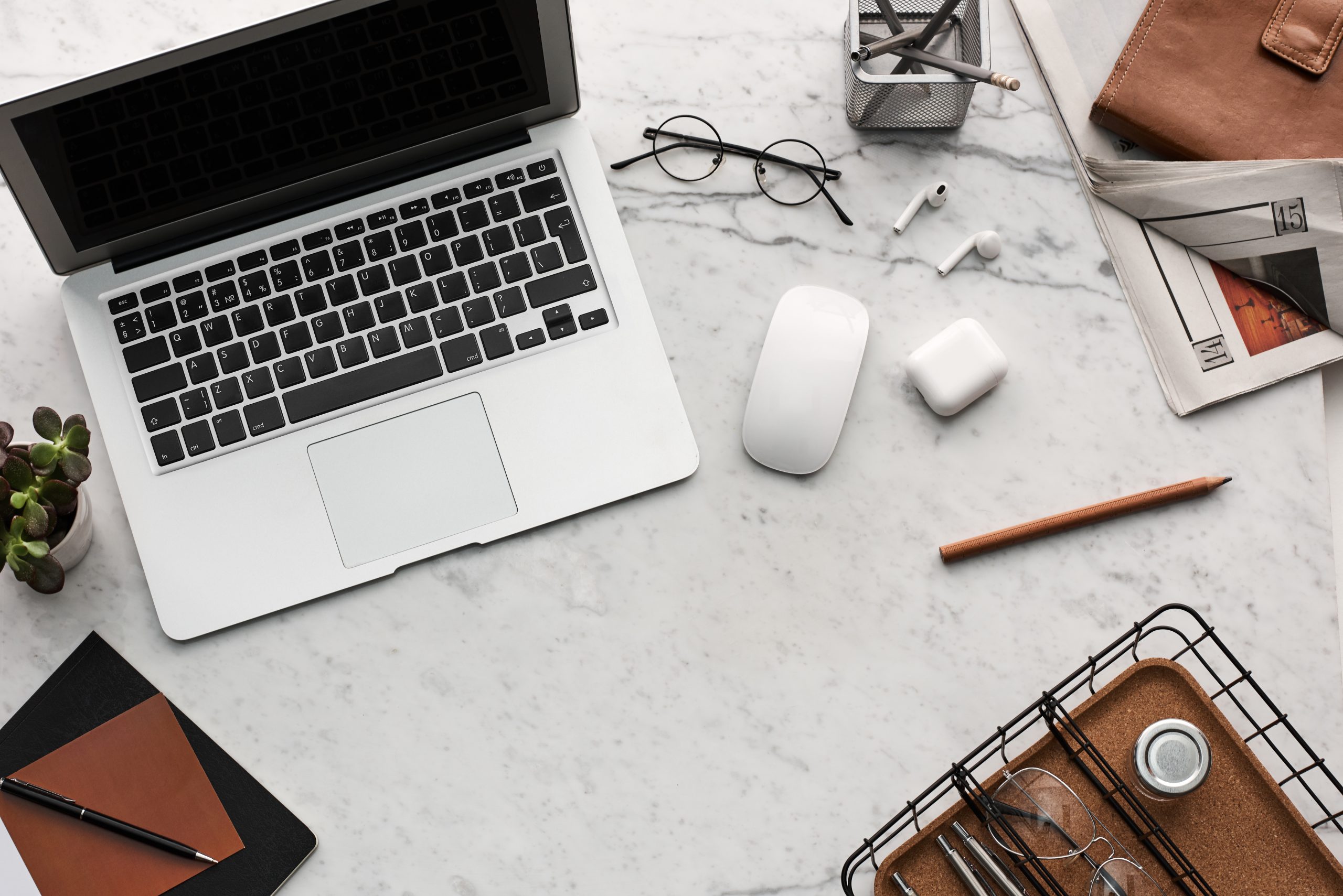 flatlay-display-of-electronics-next-to-eyeglases-3184454